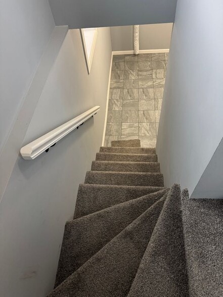 Building Photo - 7722 Park Dr