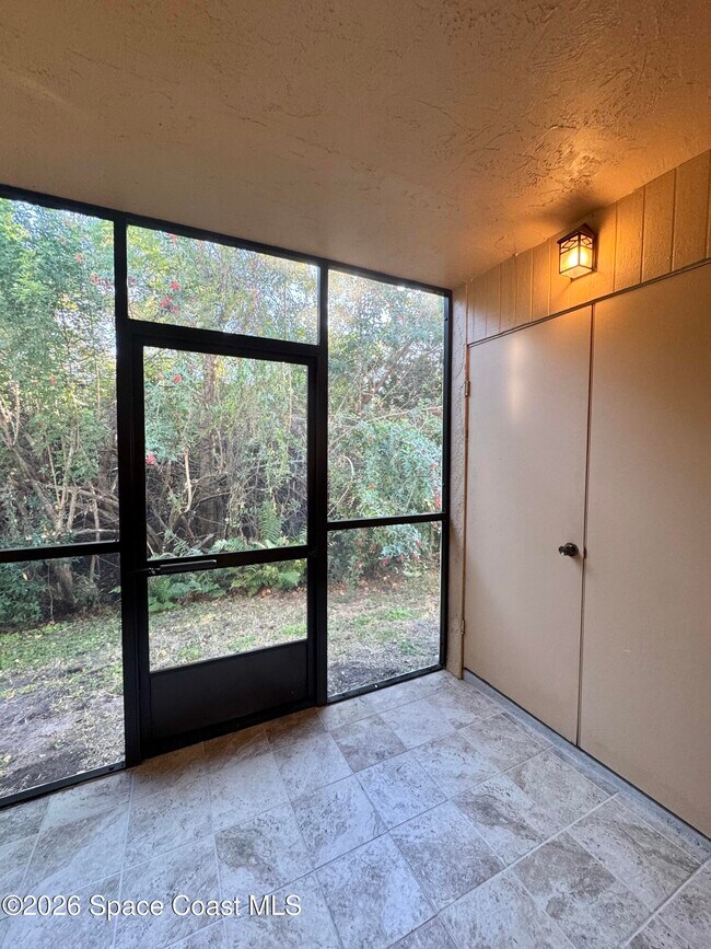 Building Photo - 2673 Golf Lake Cir