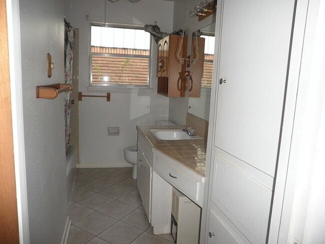 Building Photo - 1931 Ganyard Dr