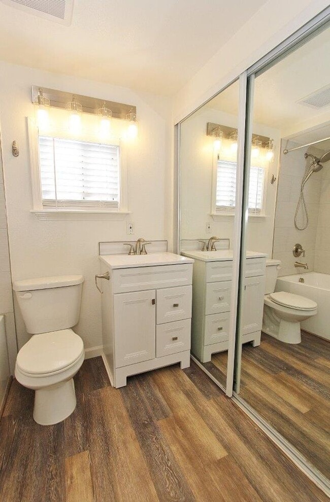 Building Photo - Charming Single-Level Home on the Bench