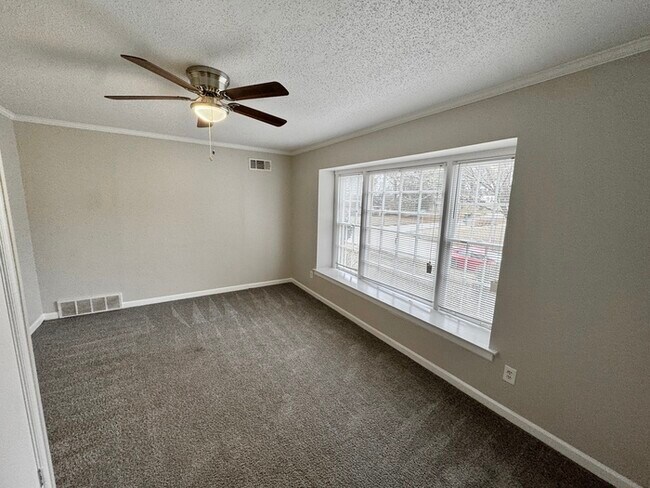 Building Photo - 2664 Richwood St