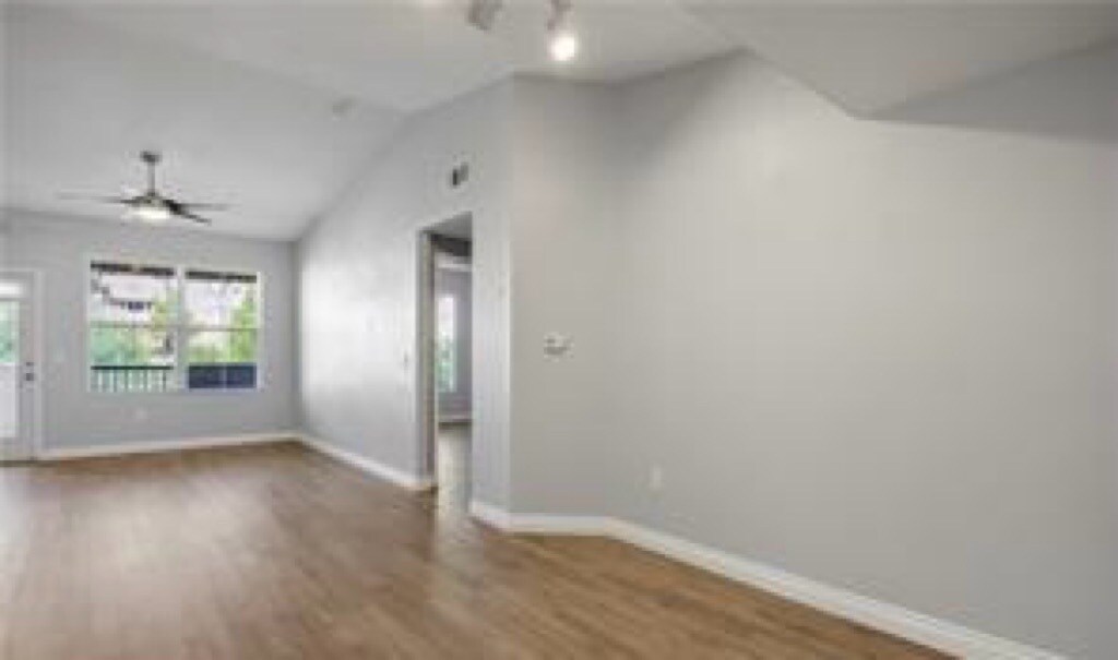 Building Photo - 10550 W Alexander Rd