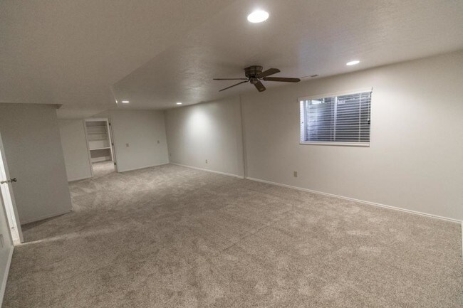 Building Photo - 477 E 3425 N