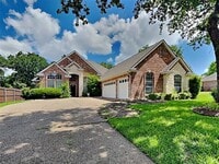 Building Photo - 807 Heather Ln