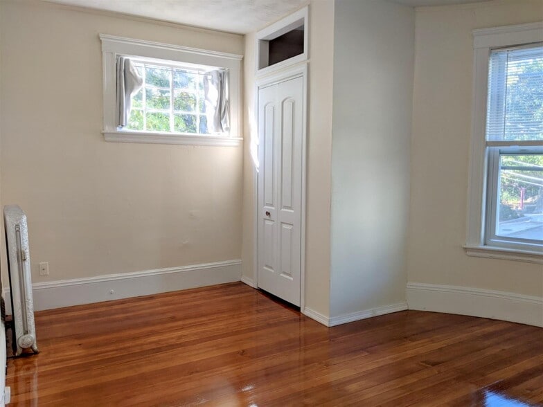 Building Photo - 14 Sanborn Ave