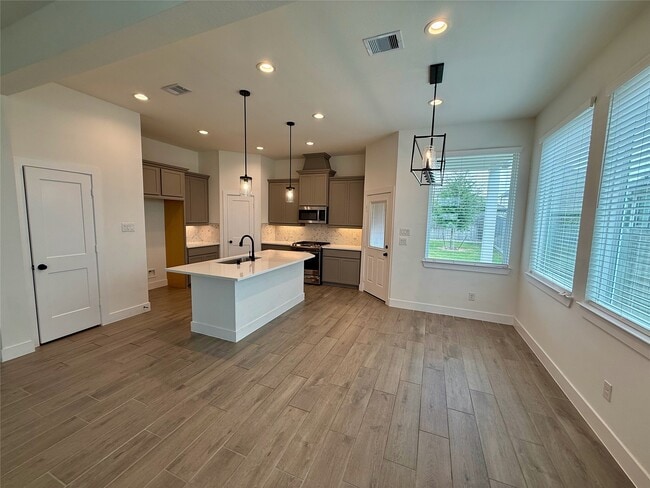 Building Photo - 12946 Rio Mariano Ln