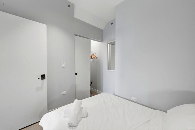 Building Photo - 417 S Dearborn St