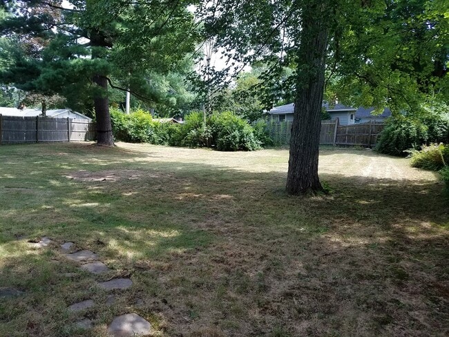 Building Photo - 257 Beacon St