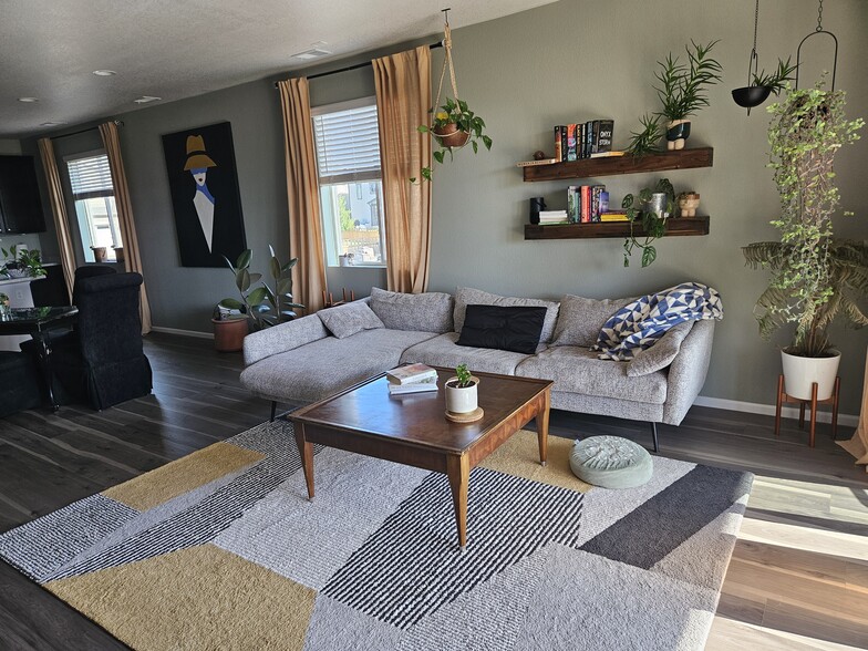 Building Photo - 6135 Easton Cir