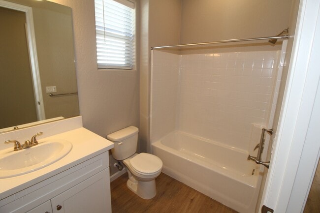 Building Photo - FOR RENT - BRAND NEW 2BED/2BATH - Clinton/Arthur - 2347\ N Arthur