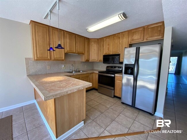 Building Photo - 710 S Mobile St