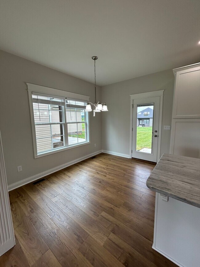 Building Photo - 5398 Peony Dr