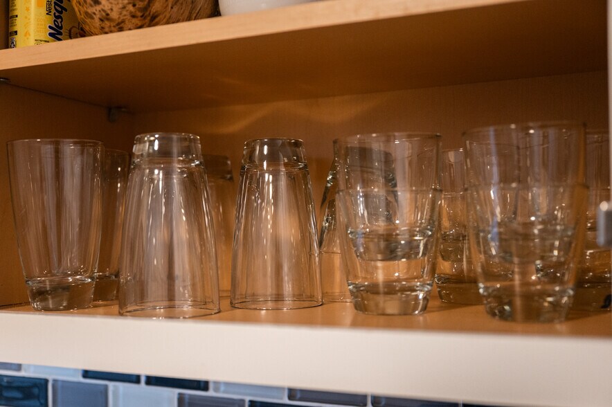 glassware - 4210 Calvin St