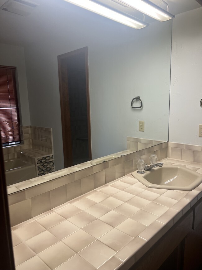 Building Photo - 12214 Banyan Ln