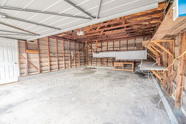 Building Photo - 4361 Montclair Cir E