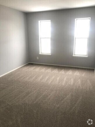 Building Photo - 2 bedroom 1 bath close to 94