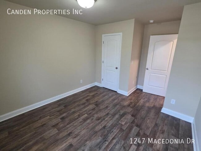 Building Photo - 1247 Macedonia Dr