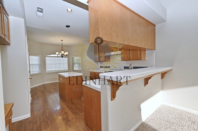 Building Photo - 774 Applegate Ave