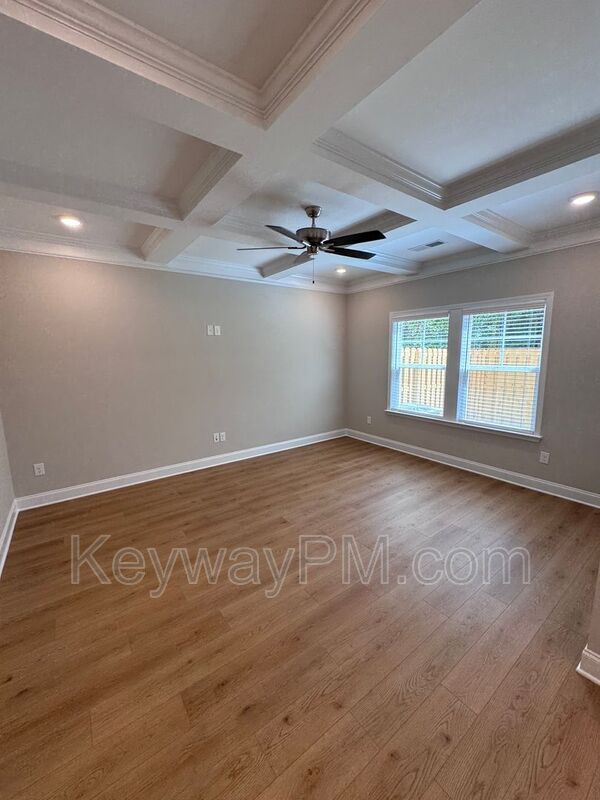 Building Photo - 3045 Venetian Dr