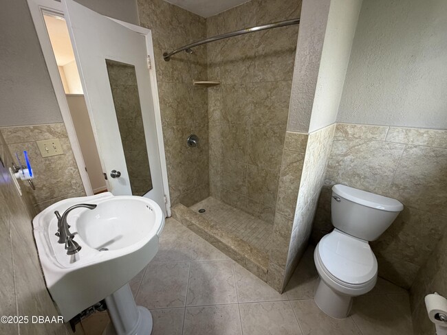 Building Photo - 321 Ribault Ave