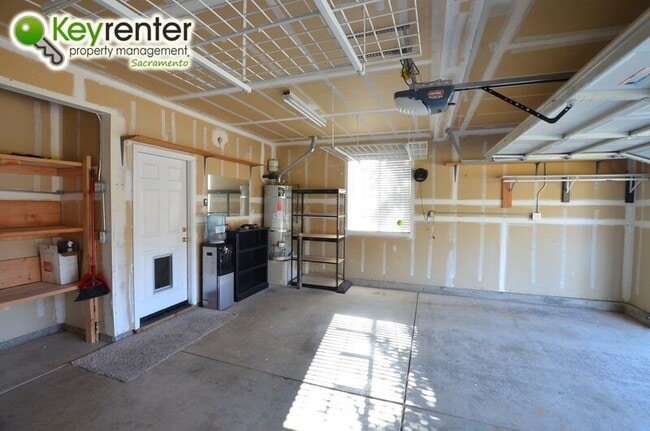 Building Photo - 1845 Ardfern Way