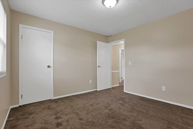 Building Photo - 6882 Garden Terrace Rd