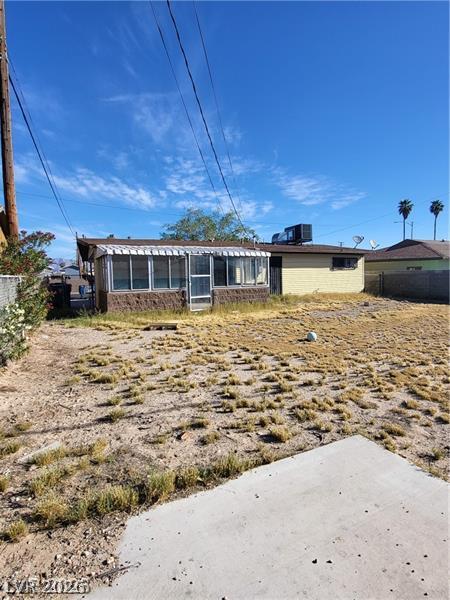 Building Photo - 717 Van Ert Ave