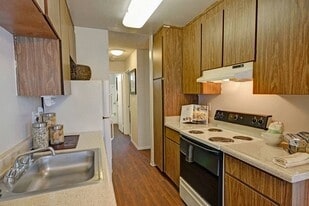 Building Photo - Baycliff Apartments