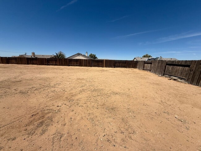 Building Photo - Beautiful Home In Apple Valley Vineyards-4...
