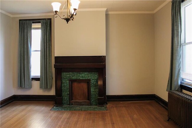 Building Photo - 206 Emerson Ave