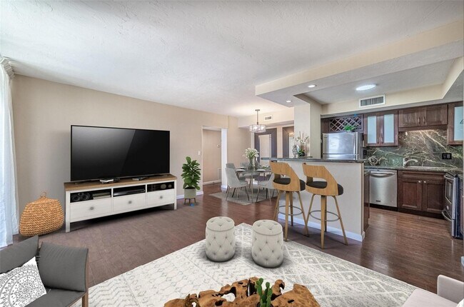 Building Photo - 1050 SE 15th St