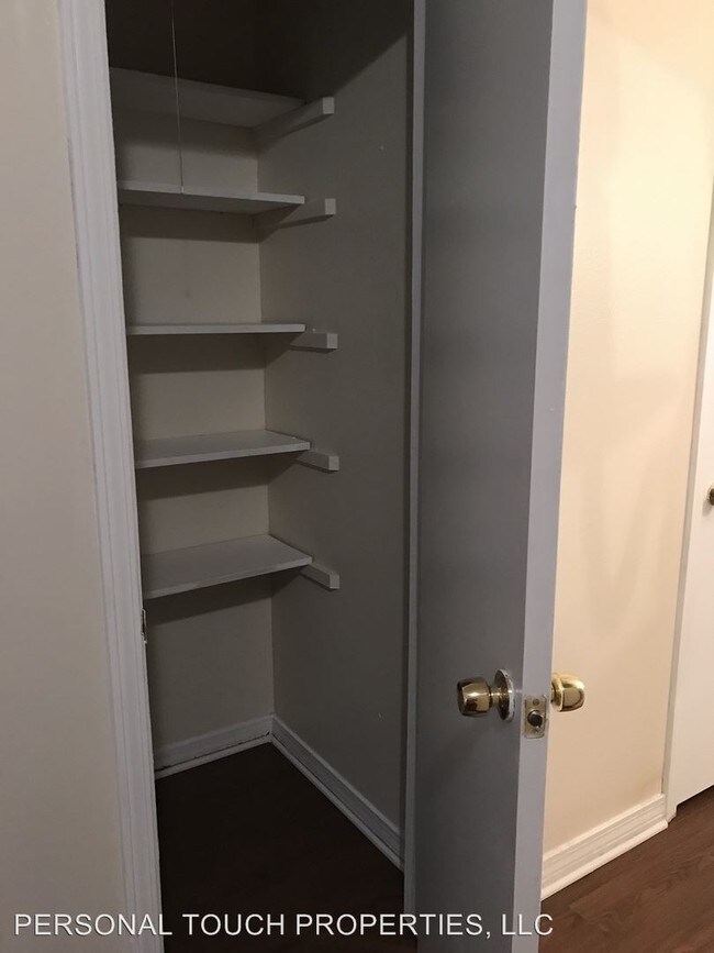 Building Photo - 3023 Toulon Dr