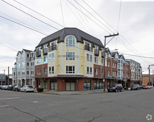 Primary Photo - Residences at Fifth North