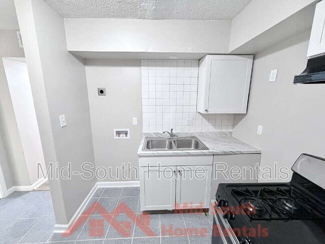 Building Photo - 139 N Claybrook St