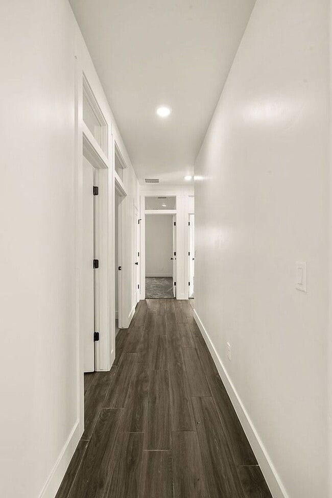 Building Photo - Single Family Home