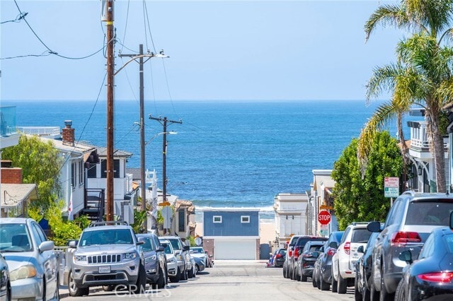 Building Photo - 333 28th St