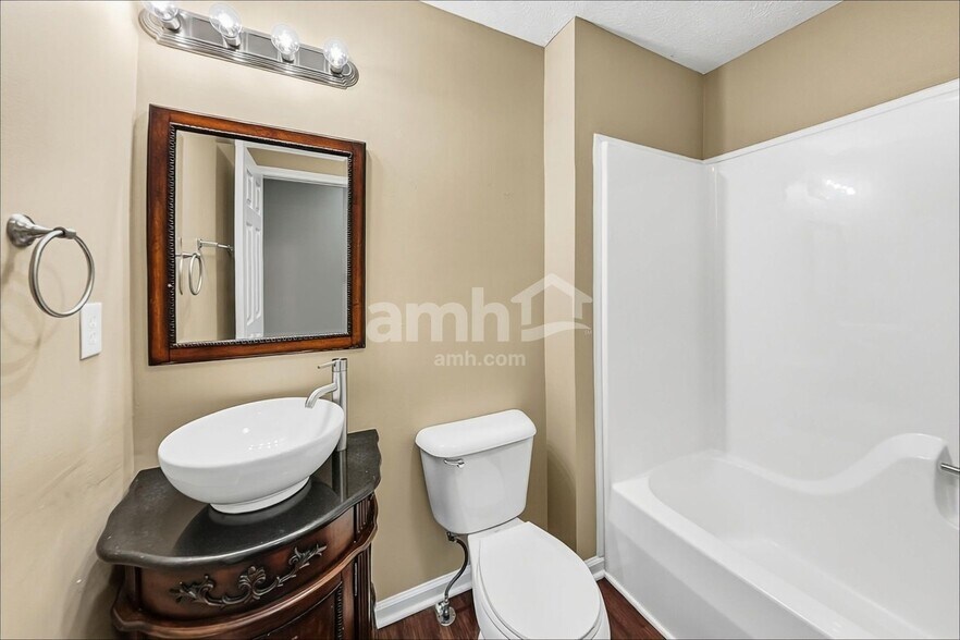 Building Photo - 3713 Kendra Ct N