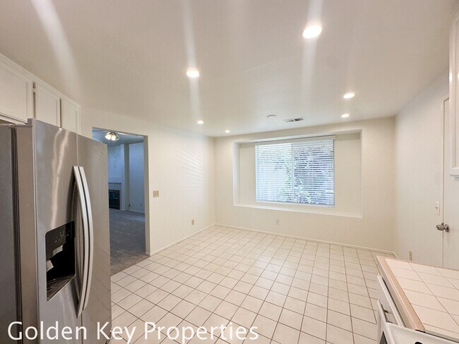 Building Photo - Single level 3BR/2BA home in Rancho Del Oro!