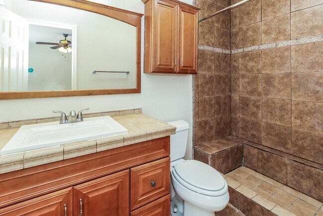 Building Photo - 84 Fallshire Dr