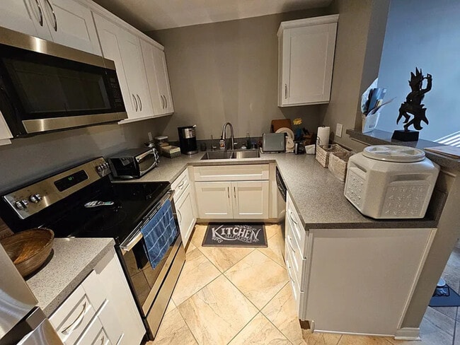 Building Photo - 2622 Torrey Pines Rd