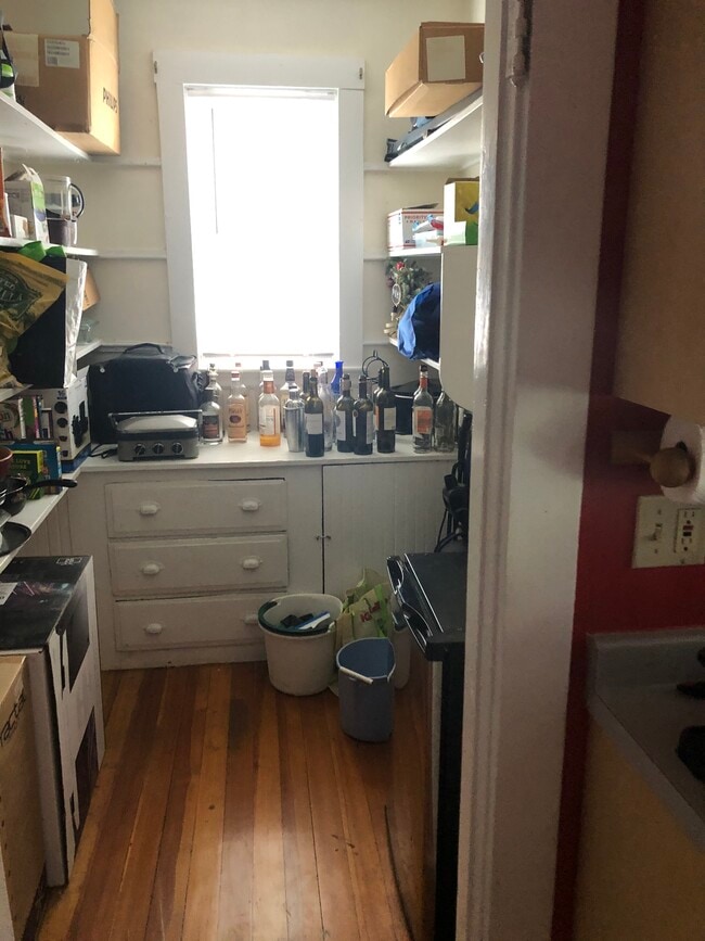 Building Photo - 204 Fellsway W