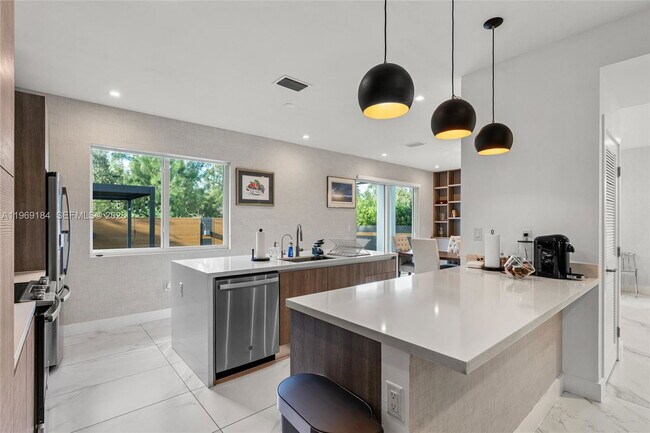 Building Photo - Northwest 68th Terrace, Doral, FL 33178 - 4 BR 3.5 BA single-family home