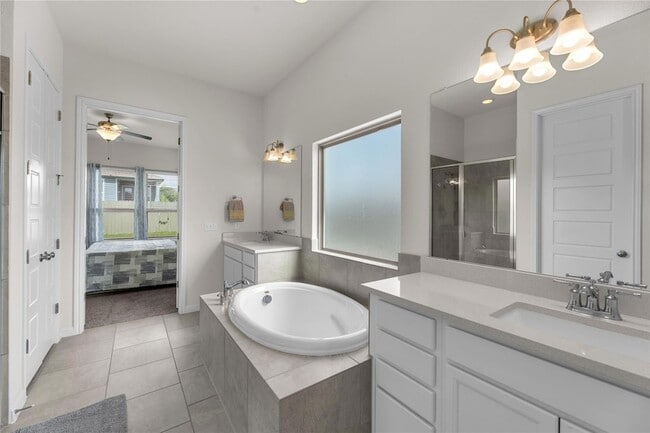 Building Photo - 10024 Dalliance Ln