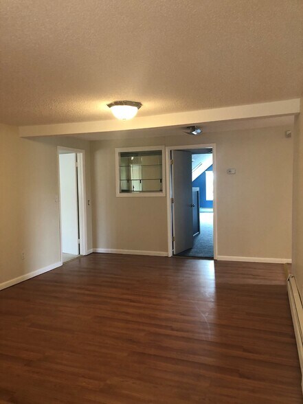 Building Photo - 311 Racebrook Rd