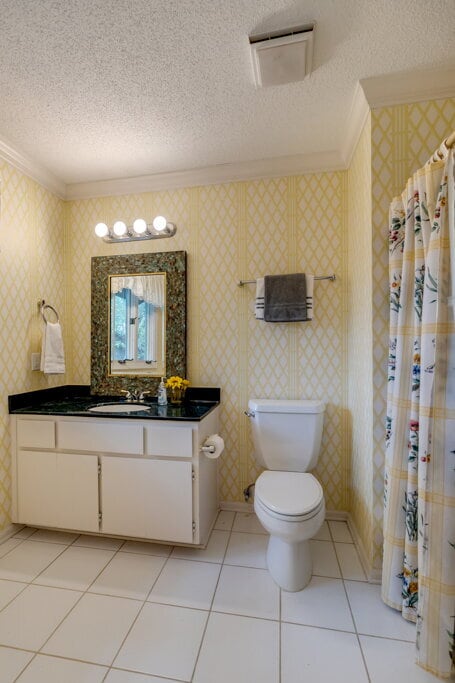 Building Photo - Conveniently located in midtown Savannah