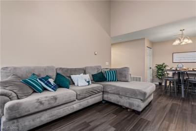 Building Photo - 14722 Lenox Dr