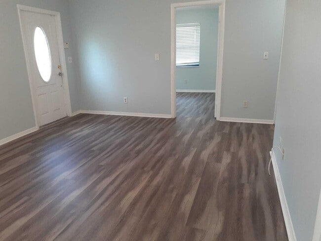 Building Photo - 4648 Summit Blvd