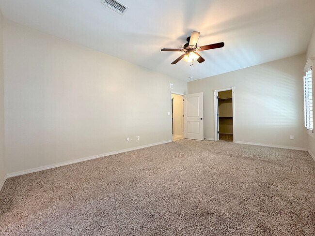 Building Photo - West El Paso 4 bed refrig A/C Home in Enchanted Ridge!