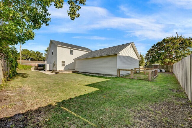 Building Photo - 101 N 6th St