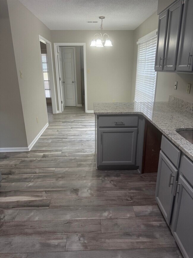 Building Photo - 3991 Birch Glen Dr